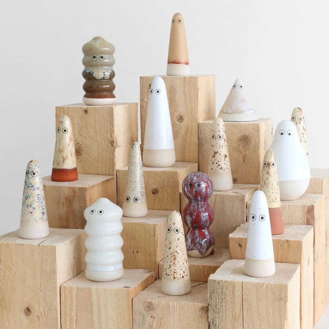 Familia Figurine | Dot | Brainiac | by Studio Arhoj