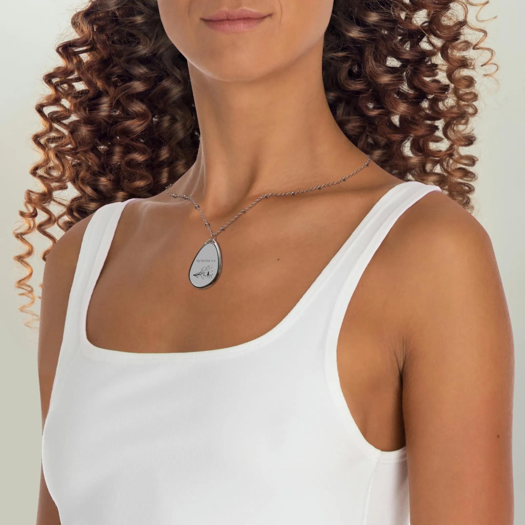 familiar Oval Necklace