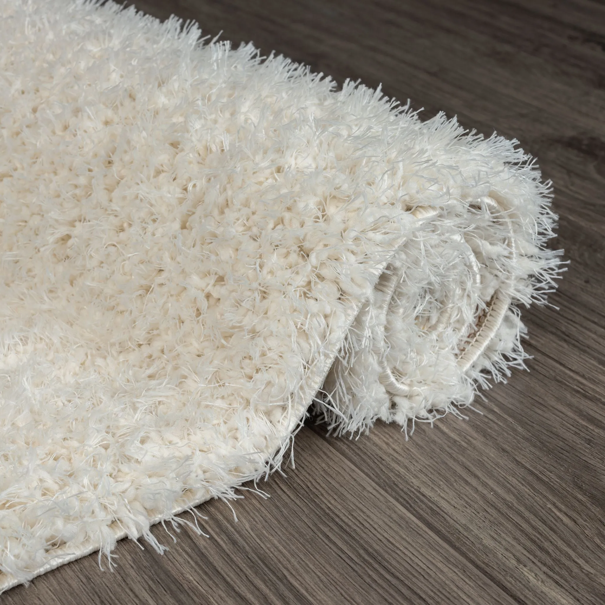 Fleecy 393 Sand Rug - Soft & Luxurious Floor Decor