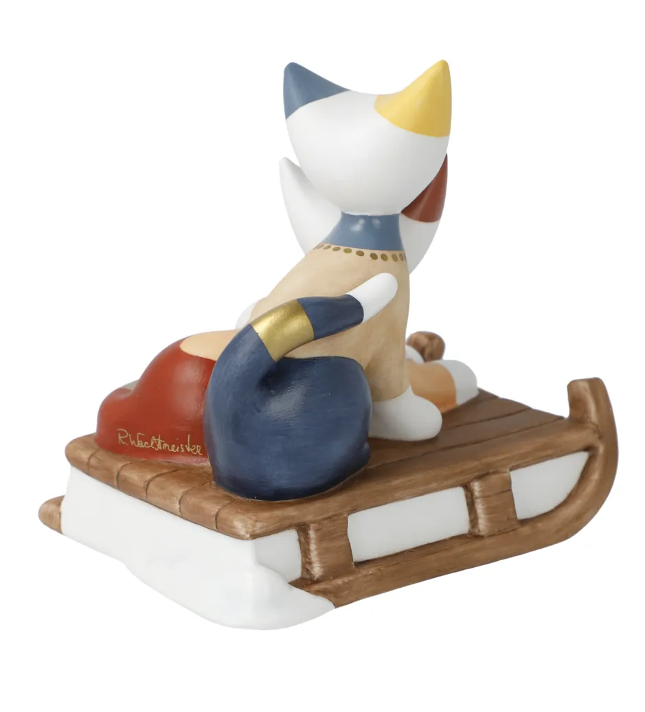 Rosina Wachtmeister Cats The Giro in Slitta sledging is such fun