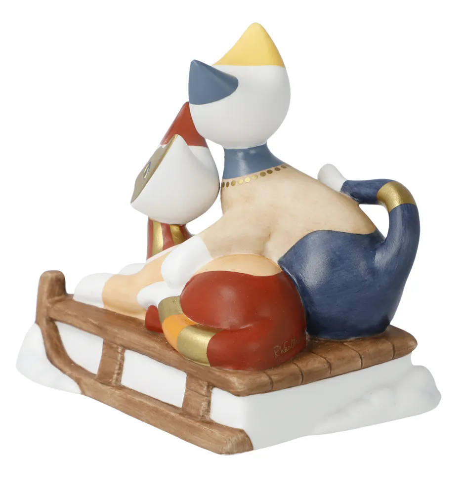 Rosina Wachtmeister Cats The Giro in Slitta sledging is such fun